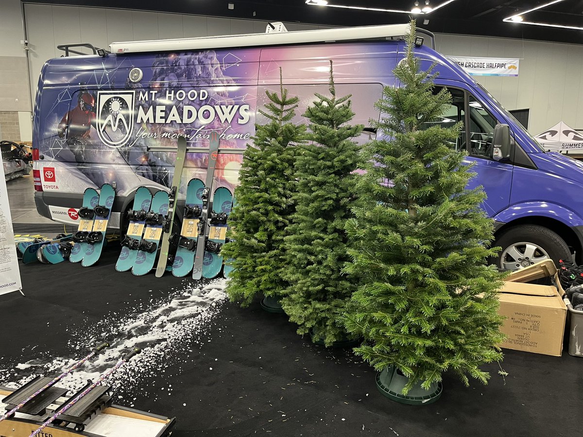 jamcamman's tweet image. Tune into @fox12oregon as @JoeVFox12 previews the Snowvana show @oregoncc