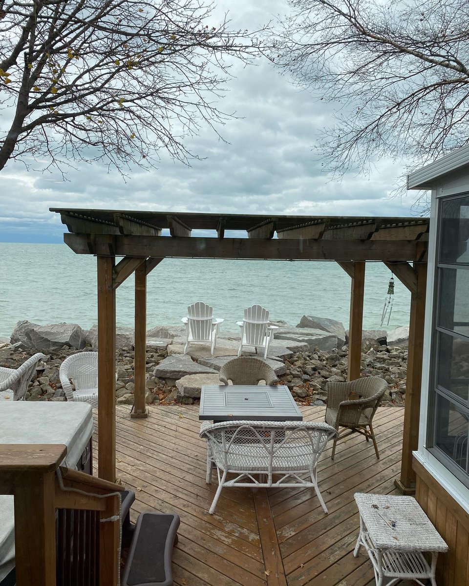 MorgonoBarbreto's tweet photo. Thanks for the good time and beautiful views, Amherstburg, Canada! 

I’m so glad we got outside a bit before the temp plummeted 😂 https://t.co/z5awpP92lS
