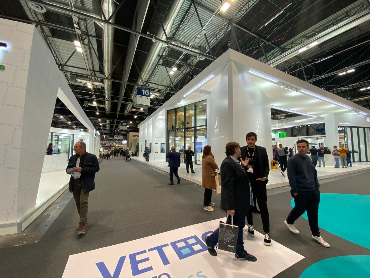 Veteco_'s tweet photo. ➡️ Damos por finalizado está edición de #Veteco2022 de ePower&Building.
😀 Hemos podido disfrutar de jornada completísima con un amplio número sesiones técnicas e informativas a través de las jornadas de #TheMissConference ¡Os esperamos en la próxima edición! https://t.co/fzQMn52Mrv