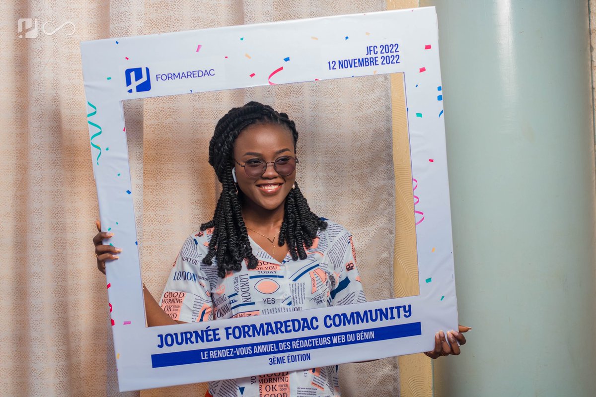 HouefaA's tweet photo. C’était moi à la #JFC22 organisé par @formaredac 🤭 La dernière photo💀💀(j’ai un visage super expressif mdr😭). N’oubliez pas les dons pour les enfants de rue là 🌚🌚 https://t.co/IEifdf4Yof