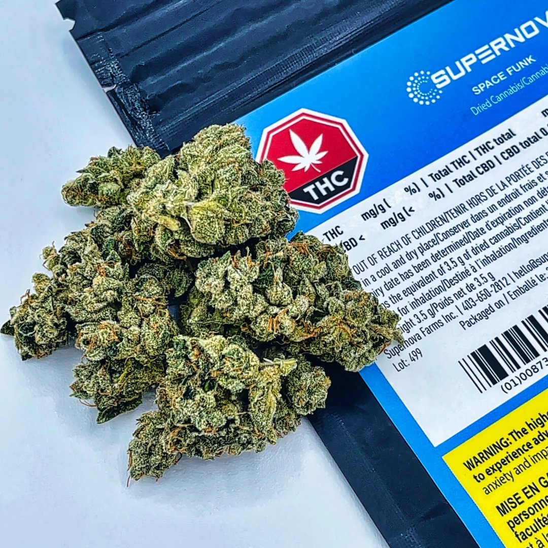SupernovaFarms's tweet photo. #SpaceFunk is ready for your weekend.

Look for the blue label.⁠

Available in... ⁠
P R E R O L L or⁠
D R I E D F L O W E R ⁠
⁠
27.8% - T H C⁠
2.79% - Terpenes⁠
⁠
Learn More: ⁠Space Funk⁠
https://t.co/20lxFa34AT⁠
⁠
#supernova #supernovafarms https://t.co/z7p32shOrq
