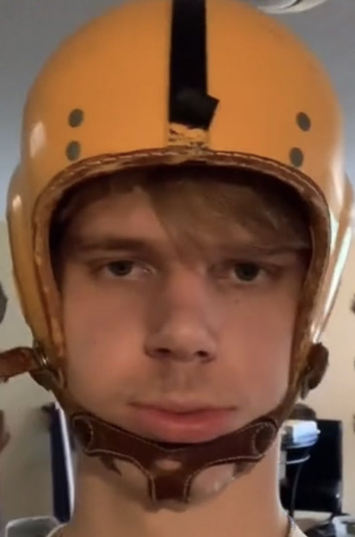 Barstool KU tweet media