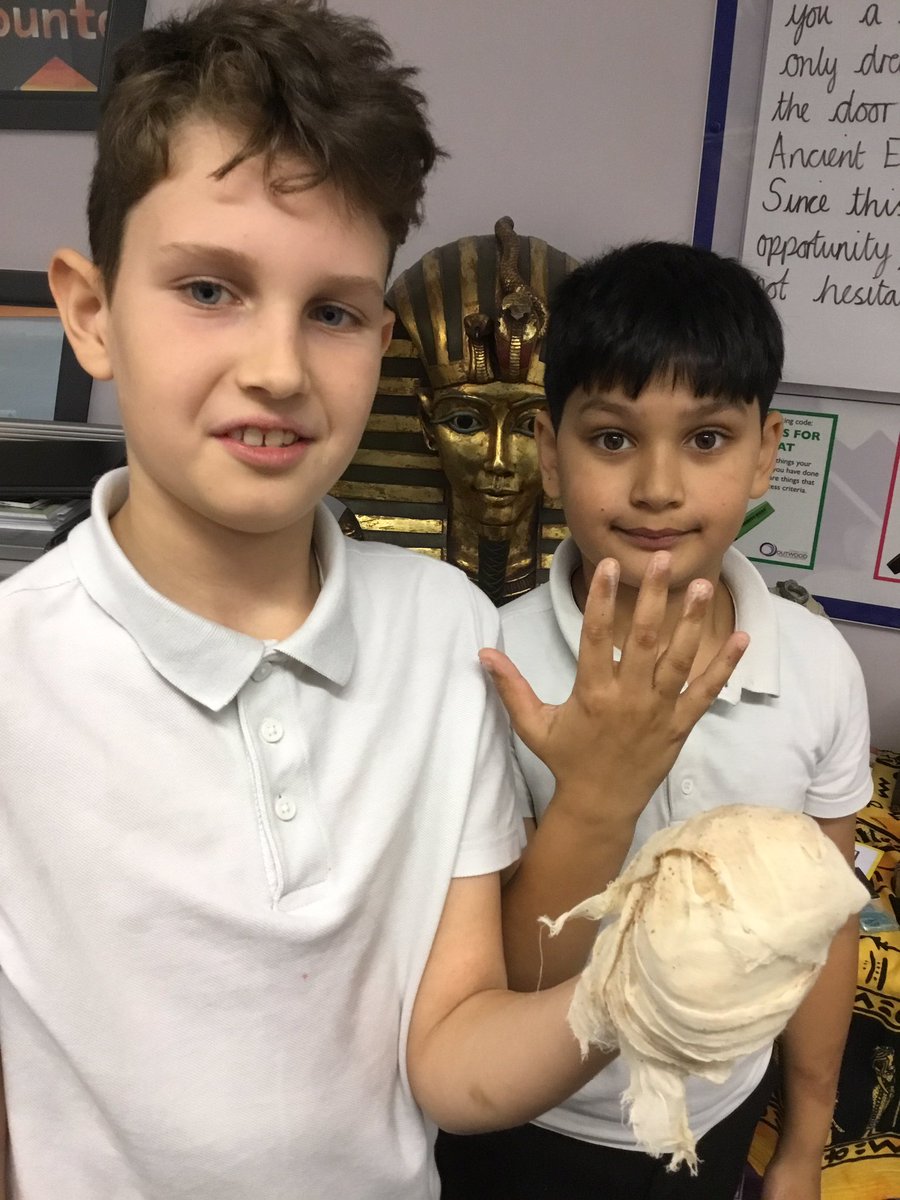 OPA_Darfield's tweet photo. Year 5 have had a great afternoon learning all about the mummification process and having a go at mummifying their hands! #TeamOPAD #OPAHistory https://t.co/511oL8T29R