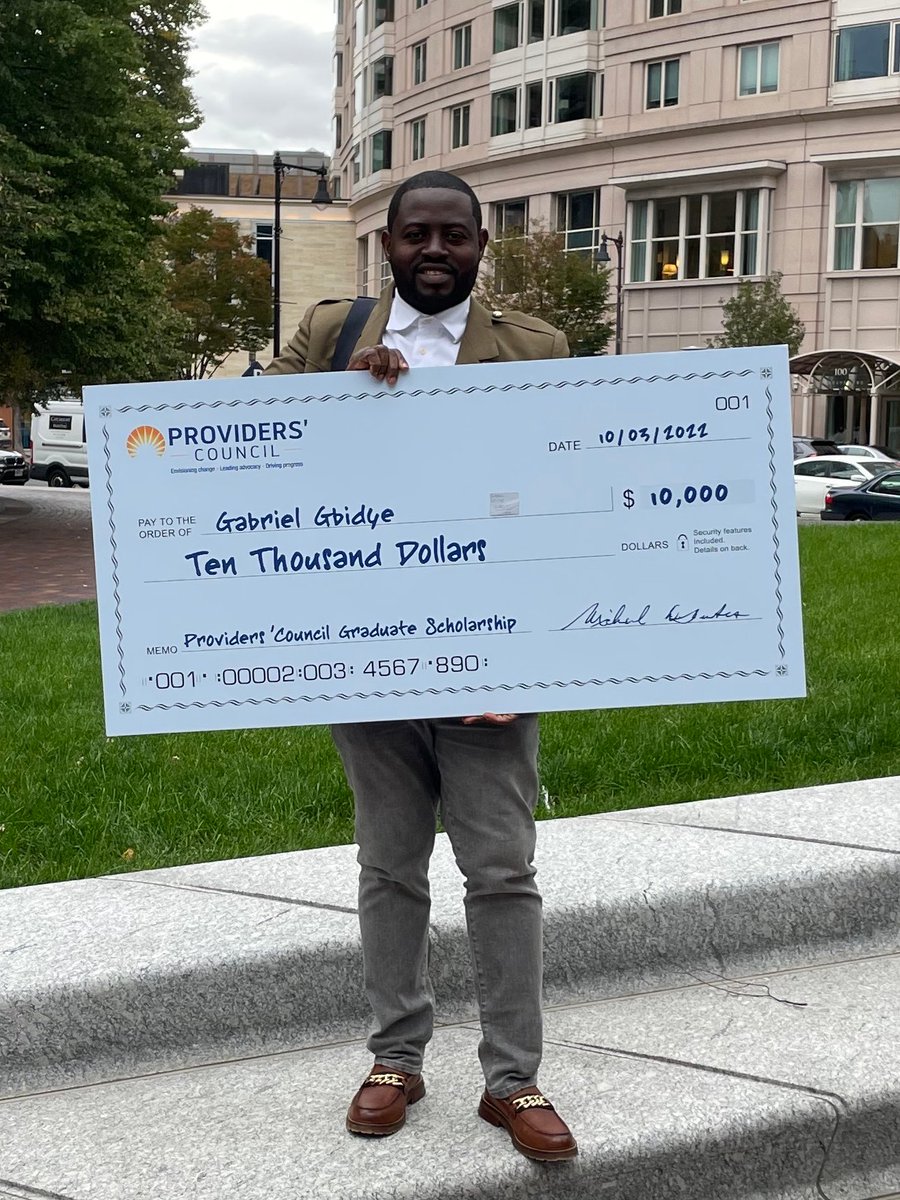 Gabriel Gbidye, a student in our MS in Pharmaceutical Economics and Policy program, is the 2022 recipient of the Providers'​ Council Graduate Leadership Scholarship for his contributions in health equity in the human service. Congratulations Gabriel!