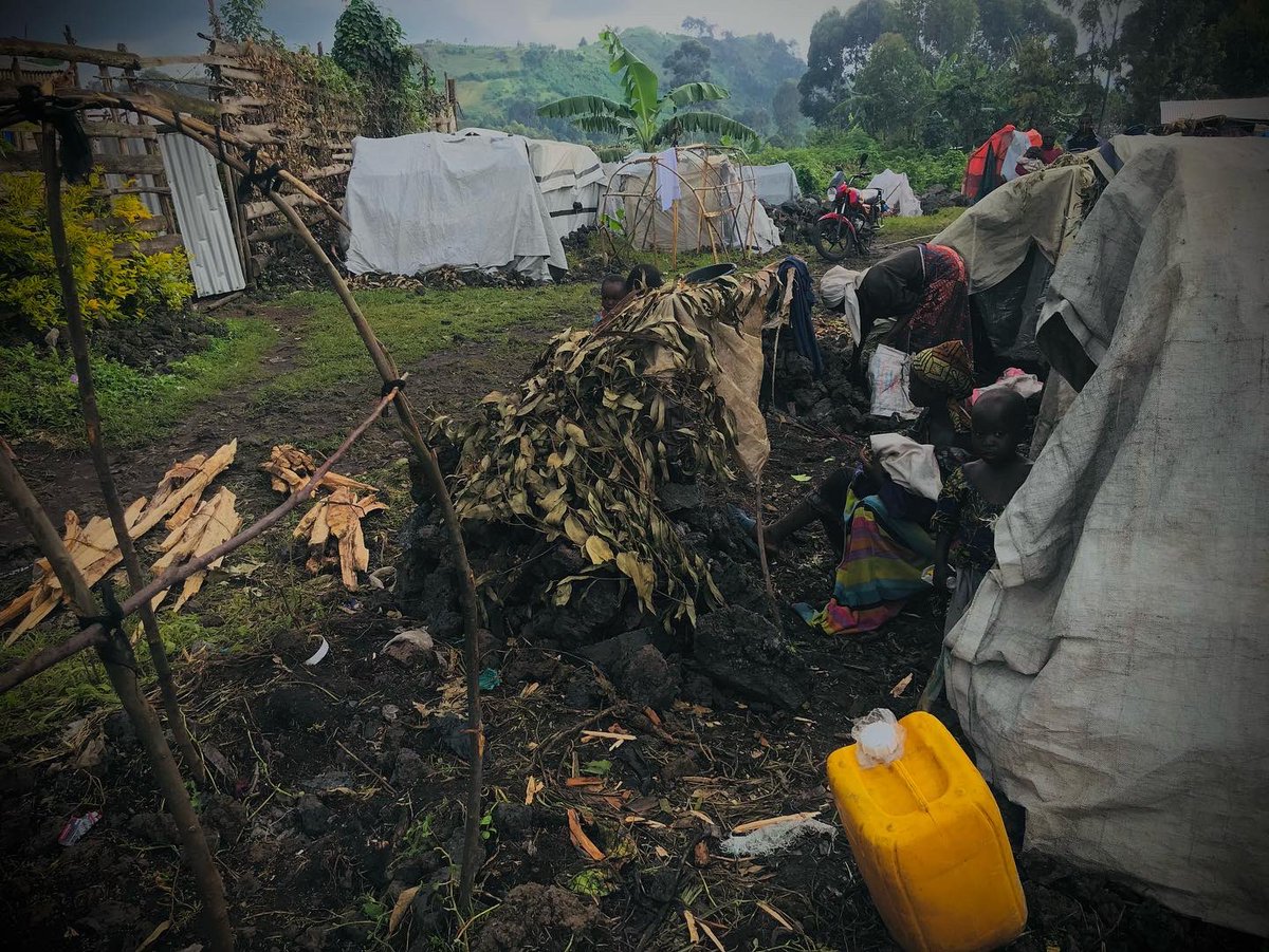 SOSRDC1's tweet photo. SOS RDC s’inquiète des conditions hygiéniques et sanitaires demeurant précaires  à nos compatriotes déplacés de Rutshuru. Faisons un geste…!

#SOSRDC #DRCUNITED #DRCSTANDUP #UNITEDFORDRC #PASSIONNEMENTHUMANITAIRE https://t.co/BEuNfy654j