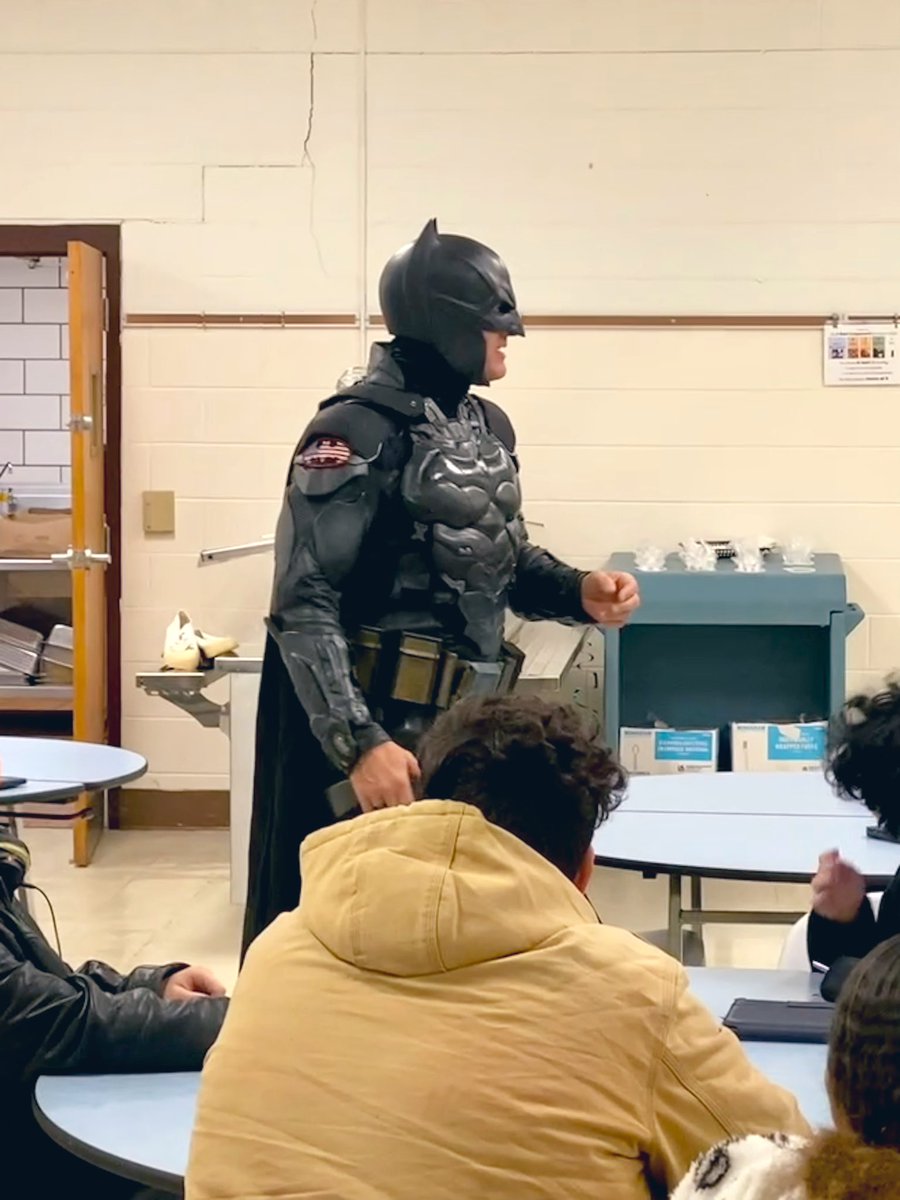 AltCabell's tweet photo. The Cabell County D.A.R.E. Program came to Crossroads Academy with special guest, “Batman” (aka John Buckland)! He spoke with our students about character, making good decisions and overcoming obstacles. Thanks for taking time to visit with us!
#MyCabellSchools
#CrossroadsAcademy https://t.co/ILDWO4Lo6l