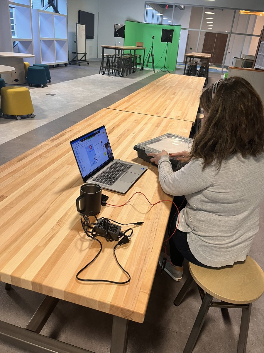 STEMnaut's tweet image. Our first day of virtual Project ROBOT with #TechWorksatCCA! Great job @ChelseaVarnado and @Za_MDF #CCA #HowSchoolShouldWork