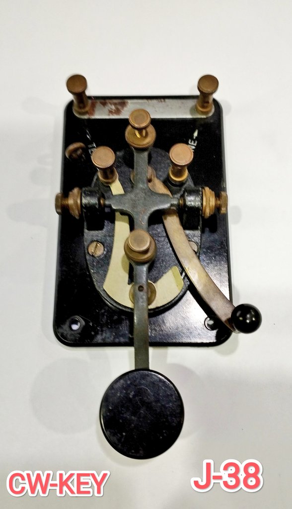 HI3K__'s tweet photo. My New Toy... cw KEY J-38 (HI3K) 💪💪🔥🔥 #hamradio #cwforever #hamradiord #cwcontest #lomadeltorodx #dxdx #HI3K #HI3LT #key_J-38 #cwkey_j-38 https://t.co/X1qOPfbu9P