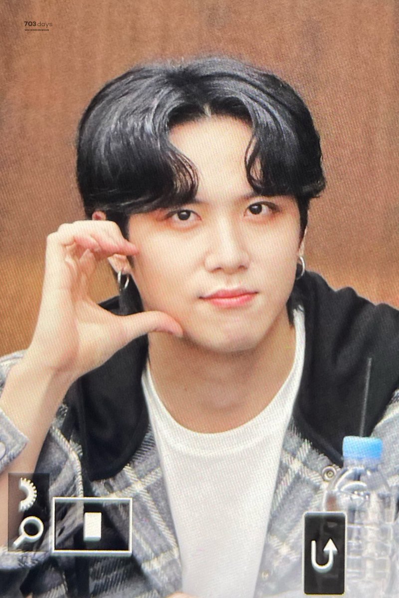 221118 아 귀엽다 #김동한 #위아이 #WEi