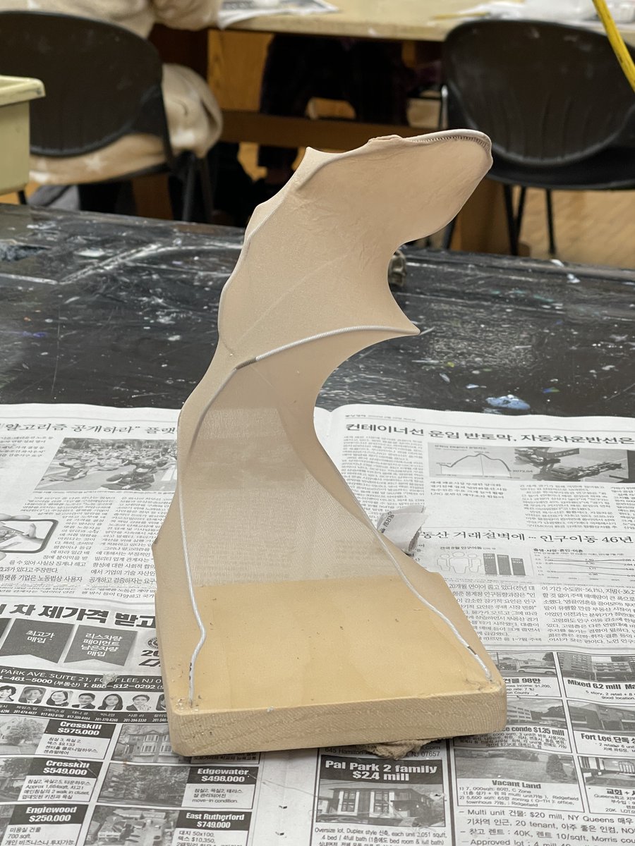 ParamusVPArts's tweet photo. PHS Mr. Ferrari's sculpture class created non objective sculptures using wire, a knee high pantyhose, gesso and paint. https://t.co/2zRfKeUxhB