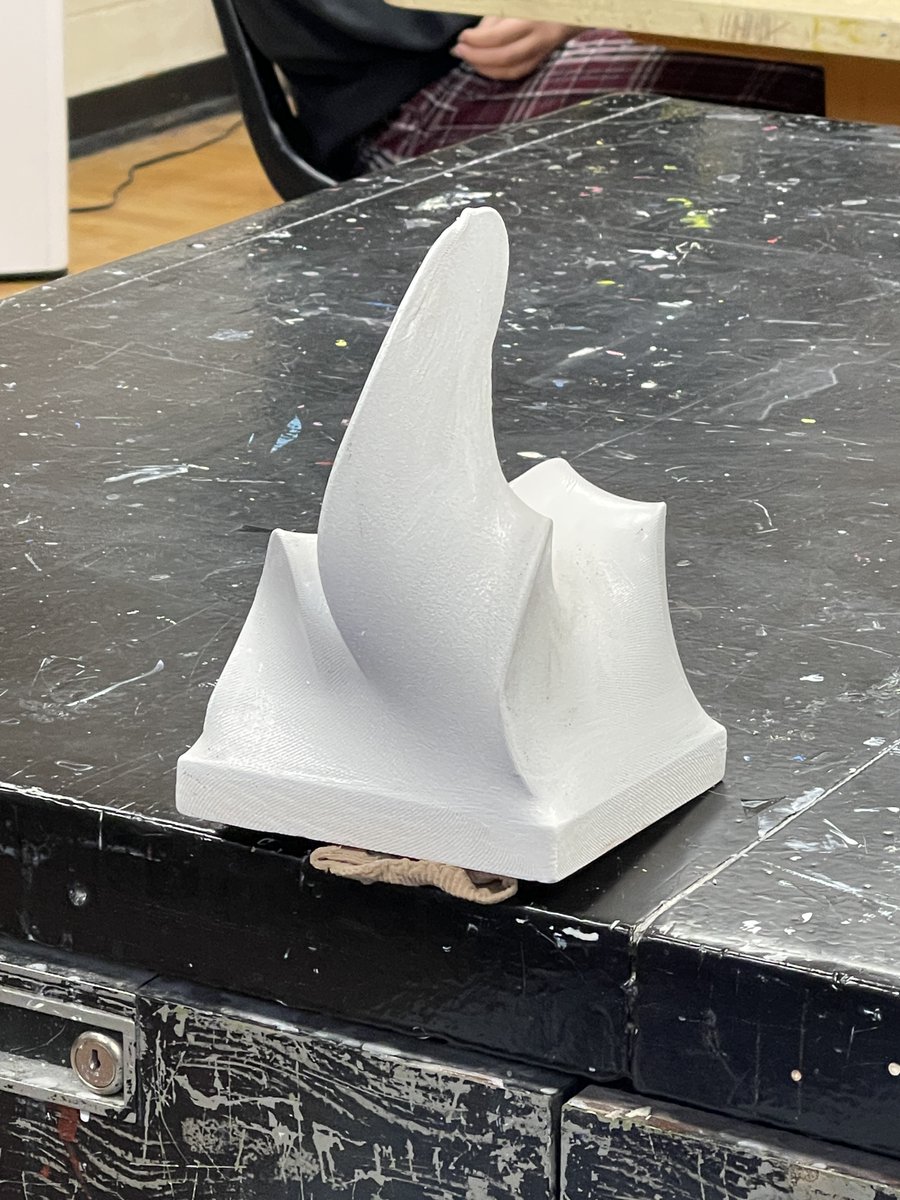 ParamusVPArts's tweet photo. PHS Mr. Ferrari's sculpture class created non objective sculptures using wire, a knee high pantyhose, gesso and paint. https://t.co/2zRfKeUxhB