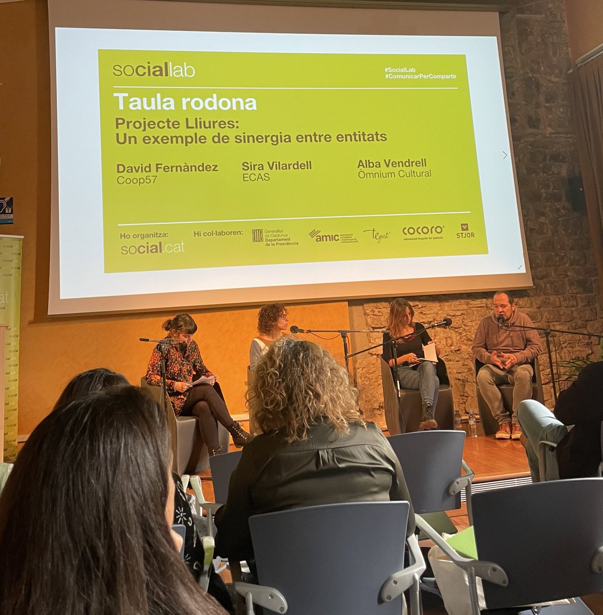laBertacat's tweet photo. 👂🏼🗣Matí fent xarxa, aprenent,  intercanviant punts de vista i coneixent projectes socials: #ComunicarPerCompartir, comunicar per acompanyar i cooperar per continuar avançant cap a la transformació social, al #SocialLab de @socialpuntcat https://t.co/appejqu8St