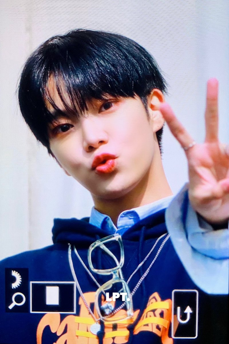 950804yop's tweet photo. 221119

#동헌 #베리베리 #DONGHEON 
#VERIVERY https://t.co/bKsq2ypXD0