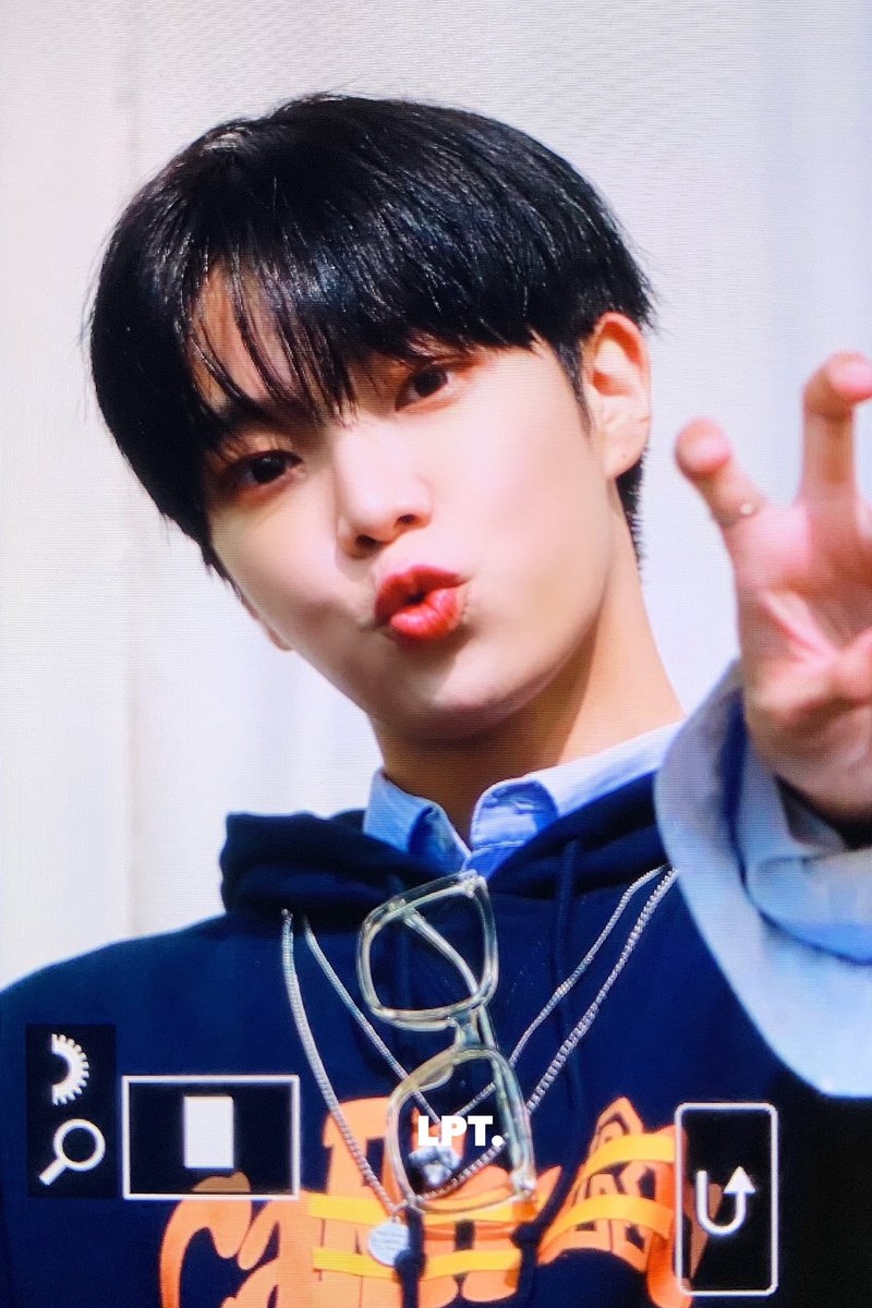 950804yop's tweet photo. 221119

#동헌 #베리베리 #DONGHEON 
#VERIVERY https://t.co/bKsq2ypXD0