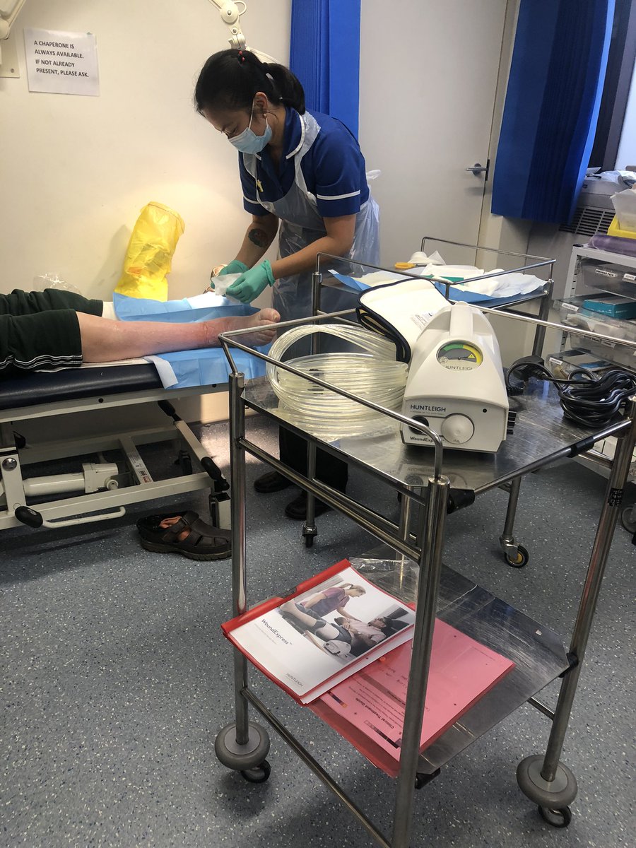 SheraleeBearne's tweet image. St Peter’s #vascular department in Chertsey , are excited to be starting their newly purchased #WoundExpress on one of their patient. To find more information on WoundExpress contact @Huntleighdiag