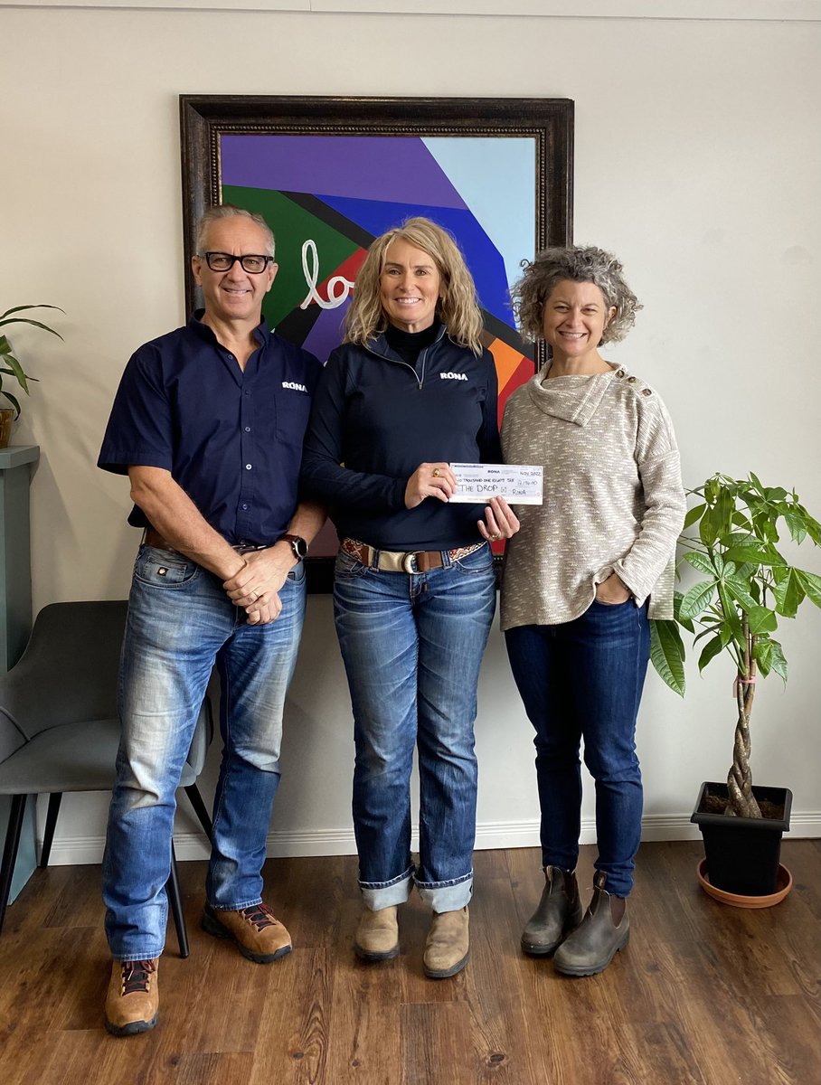 RONAParrySound's tweet image. Thank you to the RONA Employees for the baked goods that were sold, the jelly bean jar guess, the 50/50 raffle and the BBQ raising funds for @thedrop_ps. Thank you to our wonderful customers who donated! $2,190 was raised in support of our local youth! @rona.ca  #mentalhealth