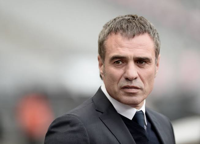 Yaklaşık 1.5 yıldır hiç bir kulüpten teklif alamayan Ersun Yanal, NTV Spor YouTube kanalında yorumculuğa başladı.