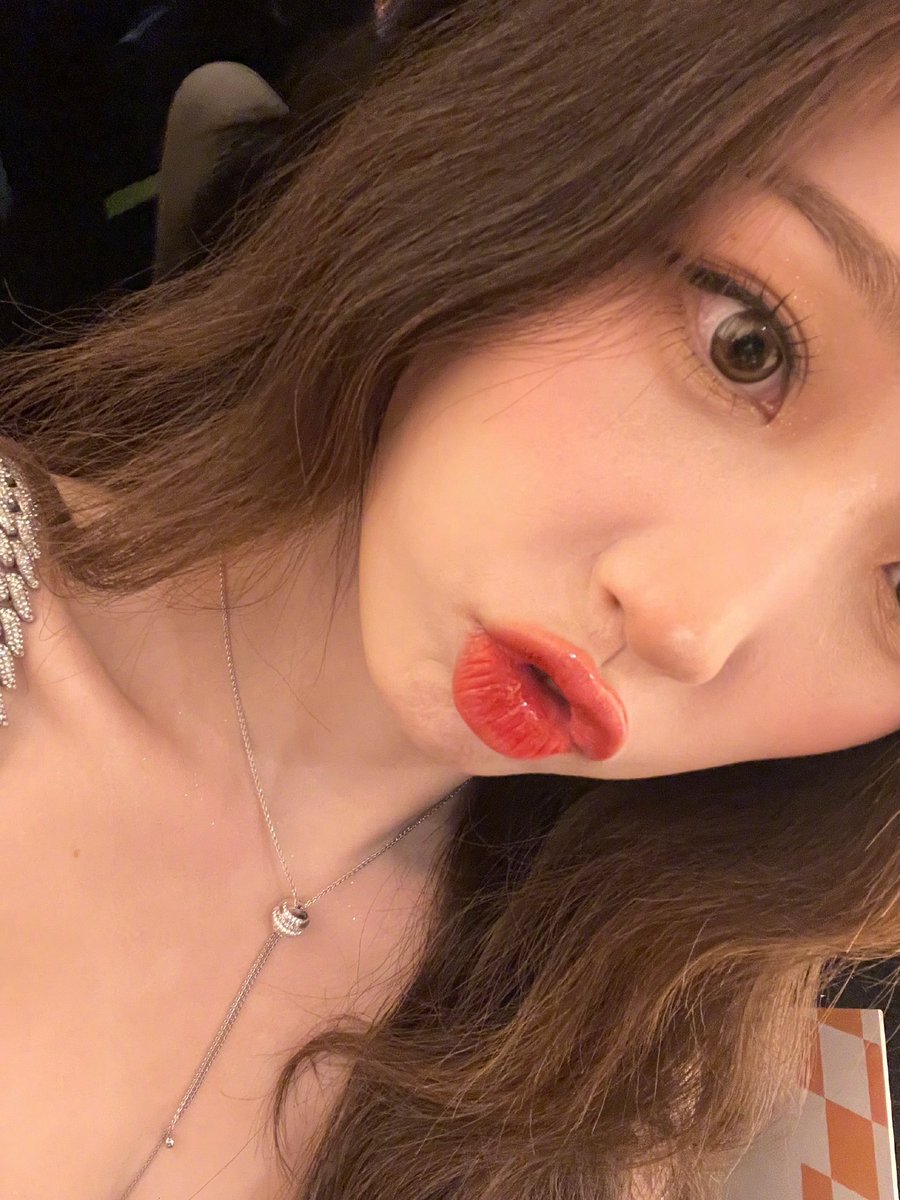 dramapotatoe's tweet photo. #EstherYu shares new snaps

More - https://t.co/fuM39GMtKR

#yushuxin https://t.co/VHcTSxxPuD
