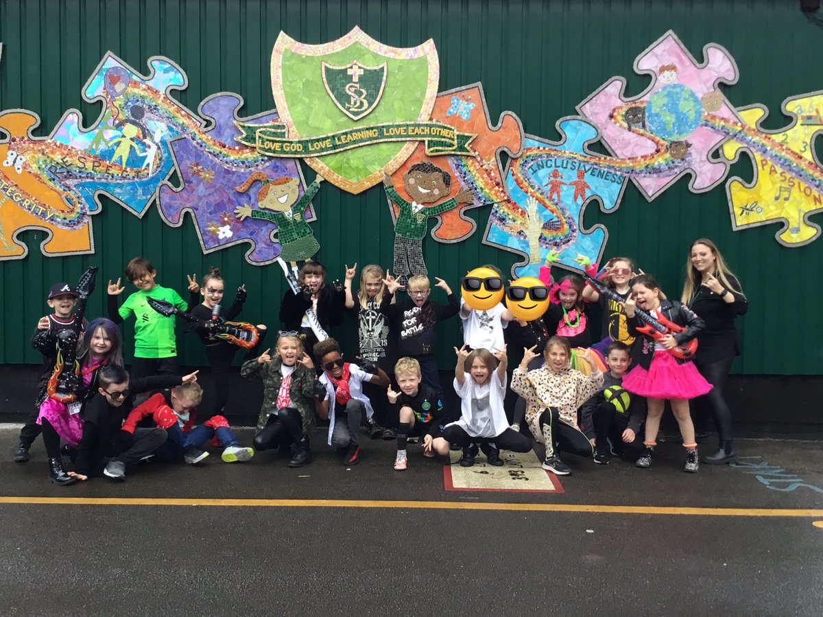 StBartsRainhill's tweet image. We have had a fantastic week in Y3W celebrating maths week. We have had a great day dressing up as a rock star. #mathsweek2022 #werock #Y3rocks