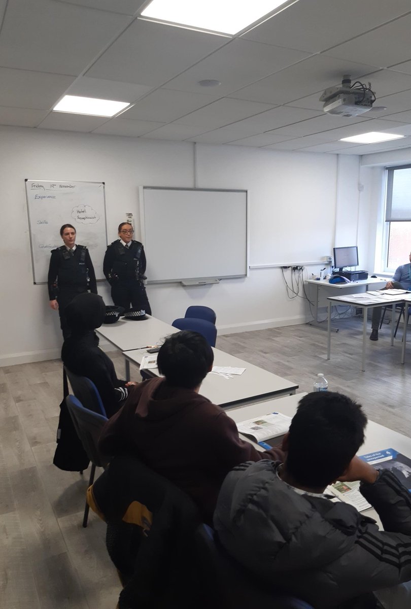 As part of #OpSceptre, local officers from #TeamBeb have attended Wirral Met College today to speak with students about the dangers of knife crime.  Officers attended several classes to raise knife crime awareness to students and staff. #LivesBeforeKnives