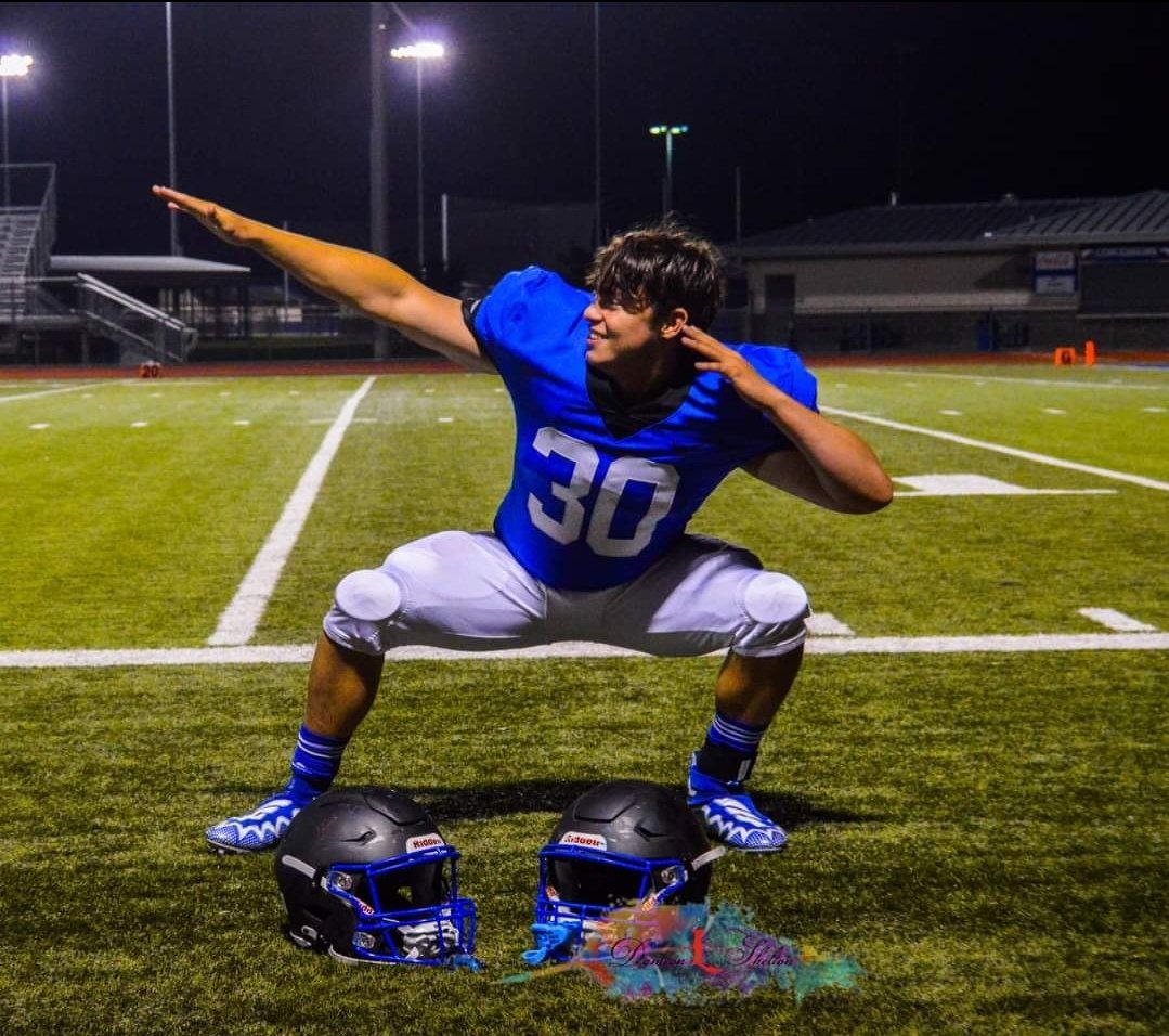 TSh3lton's tweet photo. With that.
Thank you to my family,my parents, my coaches, and my teammates. Thank you for your support, encouragement,dedication. I am so thankful for this amazing season. 
#30 signing out💪.@RandyLoggins  @CoachHaynesJr @Coach_Joe22 @johndublin57 @Dam3onShelton @Trey3Haynes https://t.co/pKIK4p071V