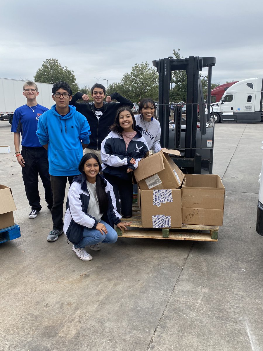 JJAFjROTC's tweet photo. Sharing with others during this season. Dropping off our annual donation to the San Antonio Food Bank.  #LetsgoStangs https://t.co/Wltf2U5WTY
