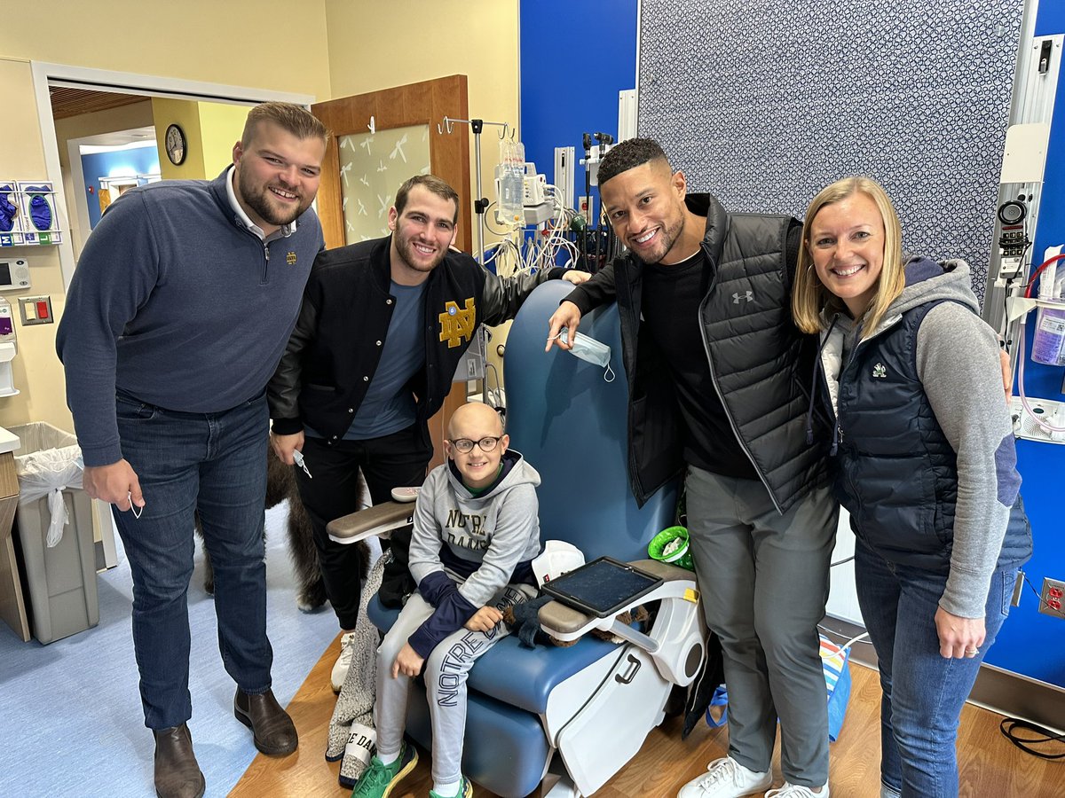 We had the best time catching up with @NDHockey’s guy Rudy today! Thank you @RMHCMichiana for letting us spend time with some of the best Irish fans!