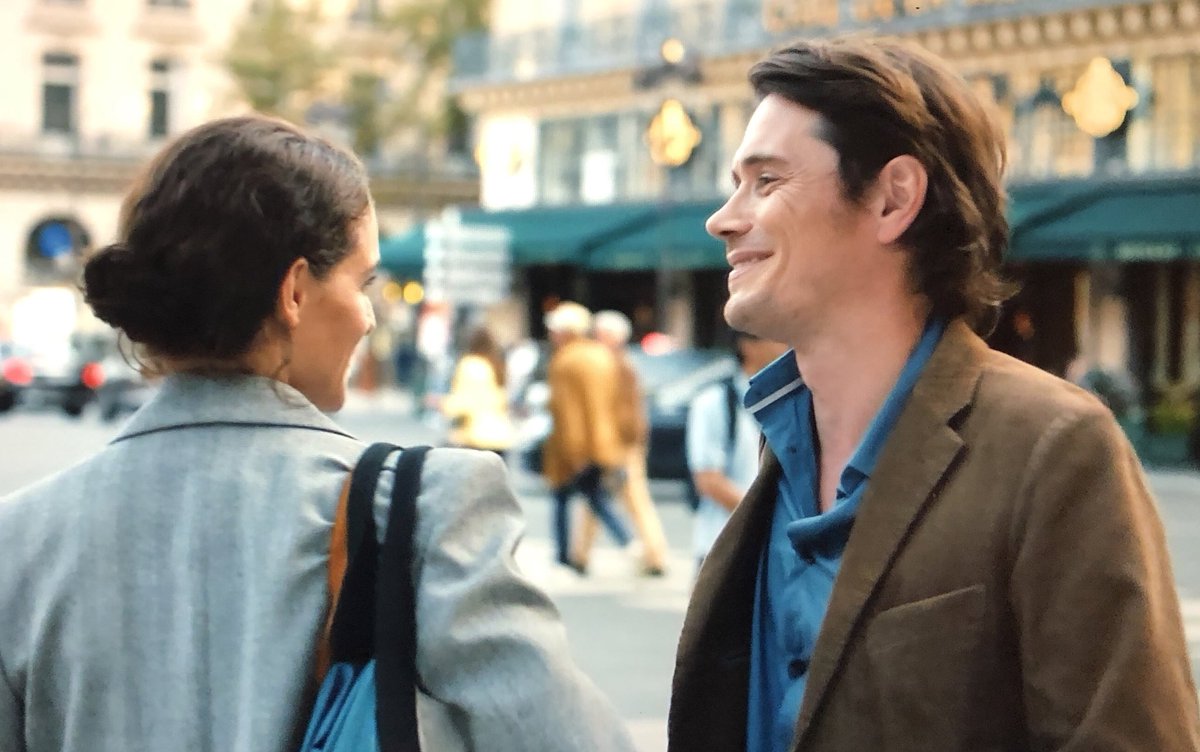 grignotages's tweet photo. Je dois confesser un petit crush pour le personnage du violoniste. Par moment, l’acteur a un air de tendresse qui me rappelle Nicolas Le Riche. #TeamFossettes #OperaS2 https://t.co/Vdme6us1Qa