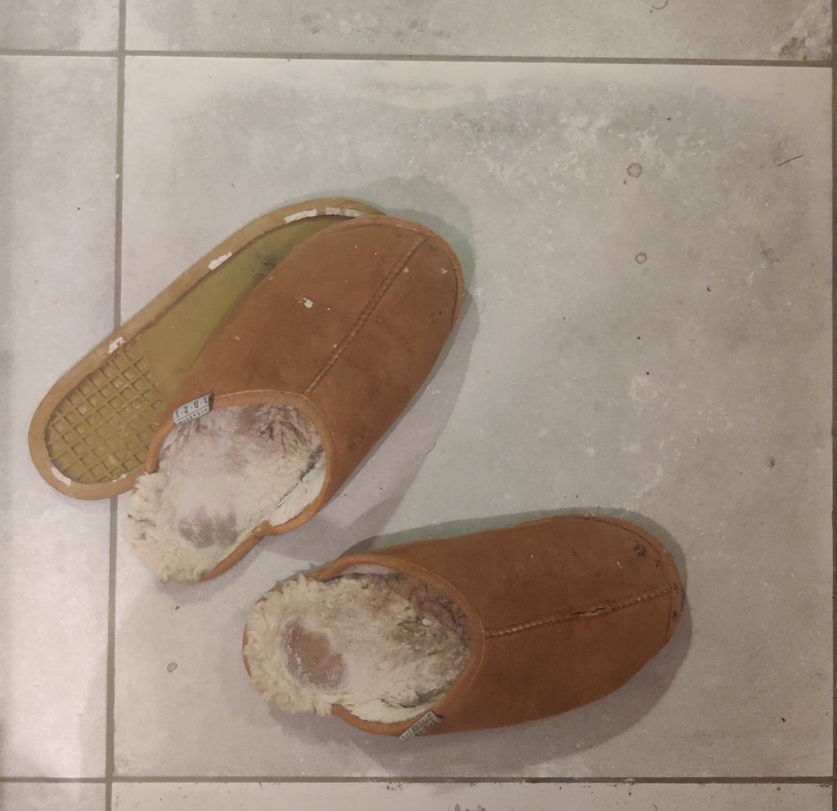 sofiejensen's tweet photo. If you missed out on the other auction. I am happy sell mine to the highest bidder. Not #SteveJobs #birkenstocks https://t.co/s7Bym6ar0c