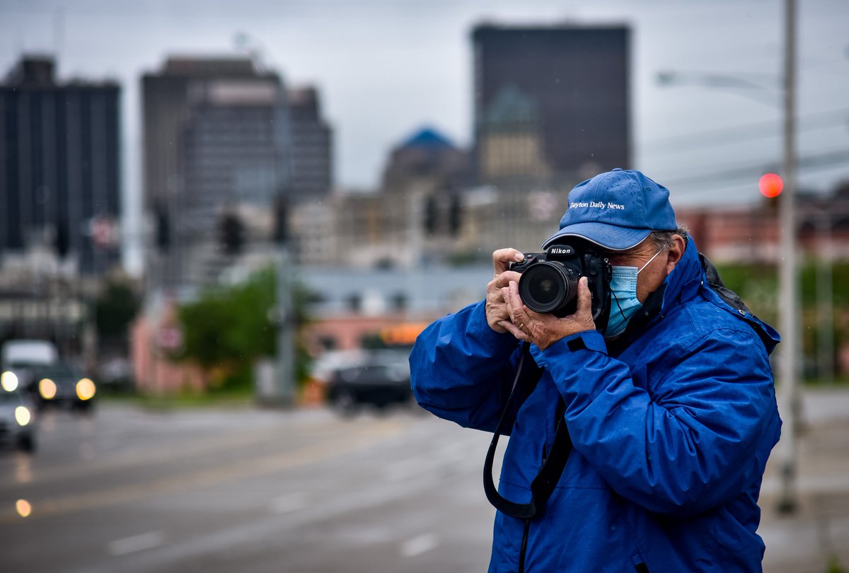 daytondailynews's tweet image. 🧵We appreciate your support for local journalism! Here’s a guide on how you can stay up to date on news in your community on or off Twitter.