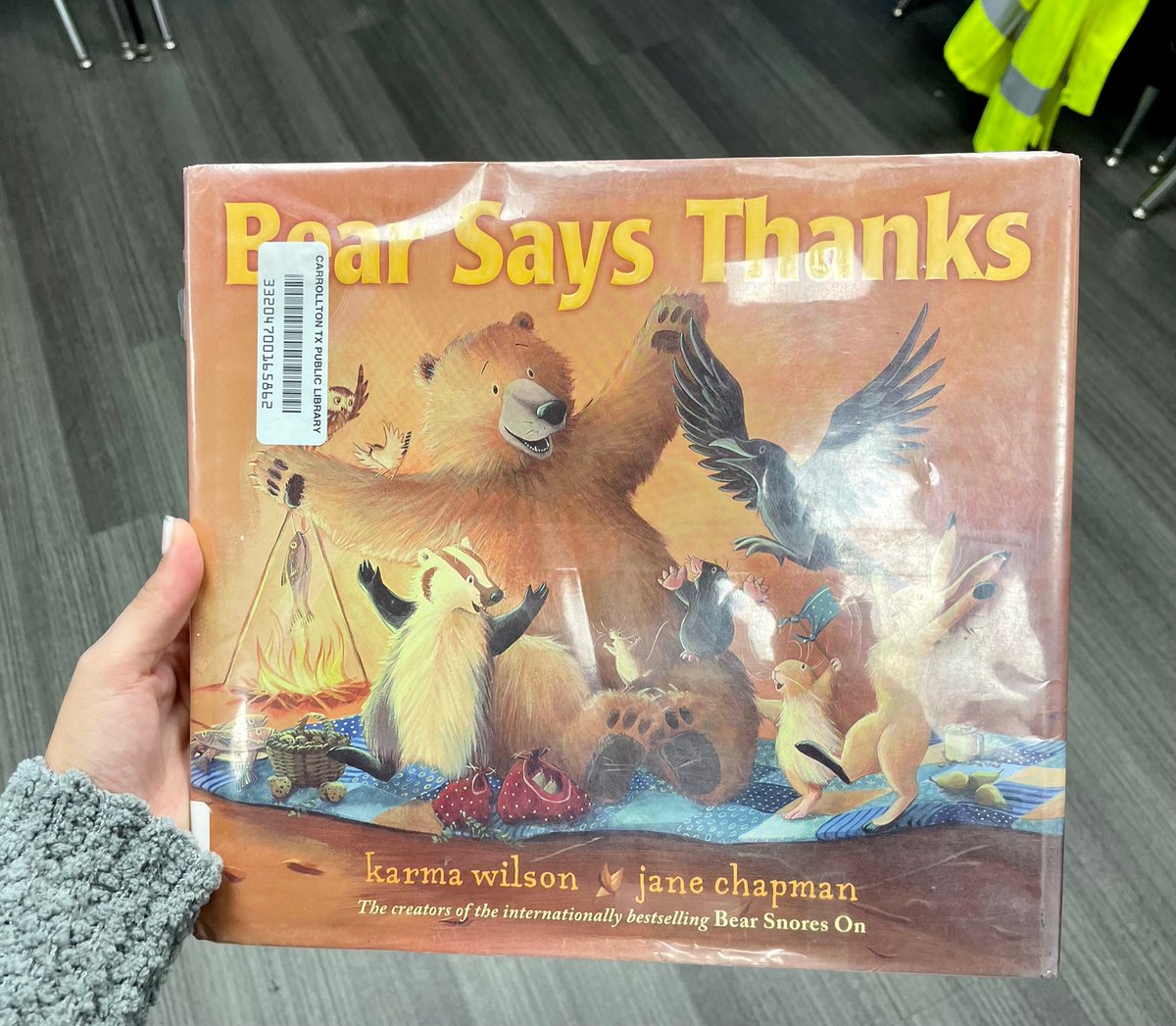 StephanieCecen3's tweet photo. We read the book ‘Bear Says Thanks’ and discussed what we’re grateful for. The kiddos loved making their Thankful Turkeys! ✈️ #risdlitandint #risdbelieves #risd_soar #StultsGAMEON #TheStultsWay https://t.co/EpeLJgfm2N