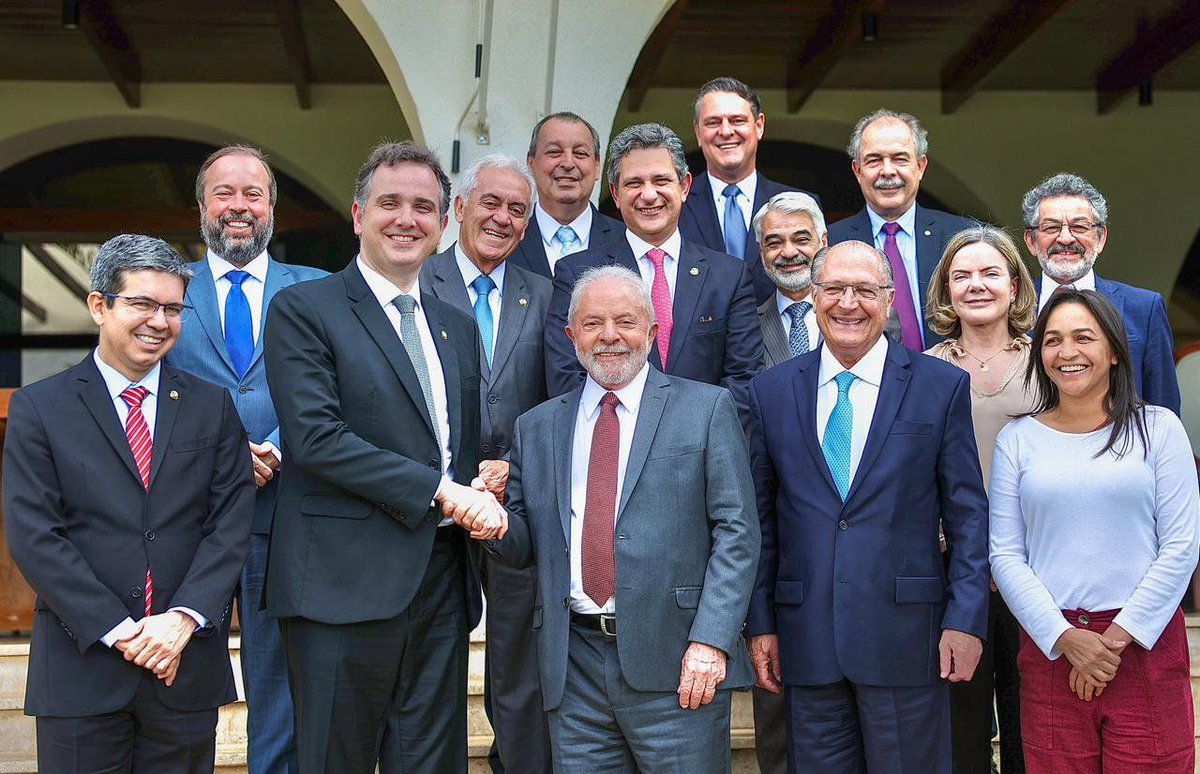 Fazuellie's tweet photo. Não tem preto, pobre, trans, e todos da turma que eles sempre cobram.
Cadê a turma da lacração?
#Carretafuracao #deusnosacuda #mafiadevolta #quadrilha #quadrilhanopoder https://t.co/vRyJRd8Oxz