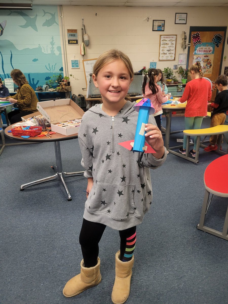 AmandaGalleran1's tweet image. This week we learned all about Artemis 1's launch and the moon! Students compared the difference in technology from Apollo 11 to Artemis 1 mission! We celebrated by engineering our own rockets with a crew module! Budding Scientists and Engineers @TuffyTigers @NASAArtemis @NASA