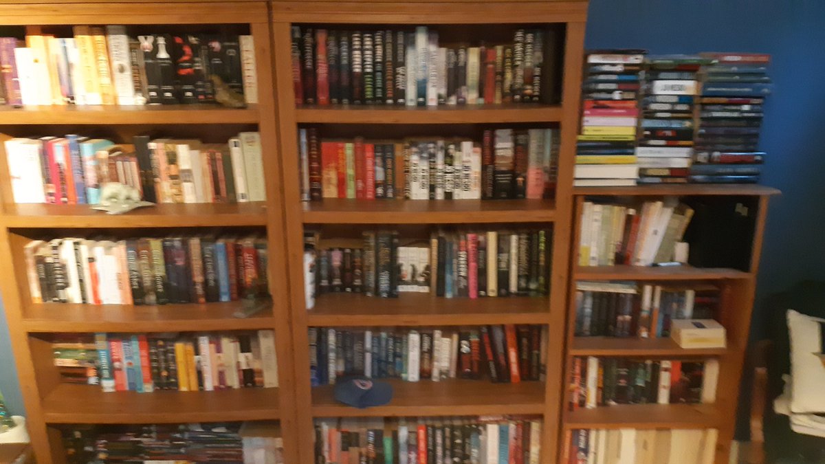 coffeehousescr1's tweet photo. Ok, #readersoftwitter #writerscommunity
You walk into my wall of books, knowing #crime #mystery #highfantasy will be included, what authors are you expecting to see?
Hit me with your #authorknowledge https://t.co/WPhUaOD5C4