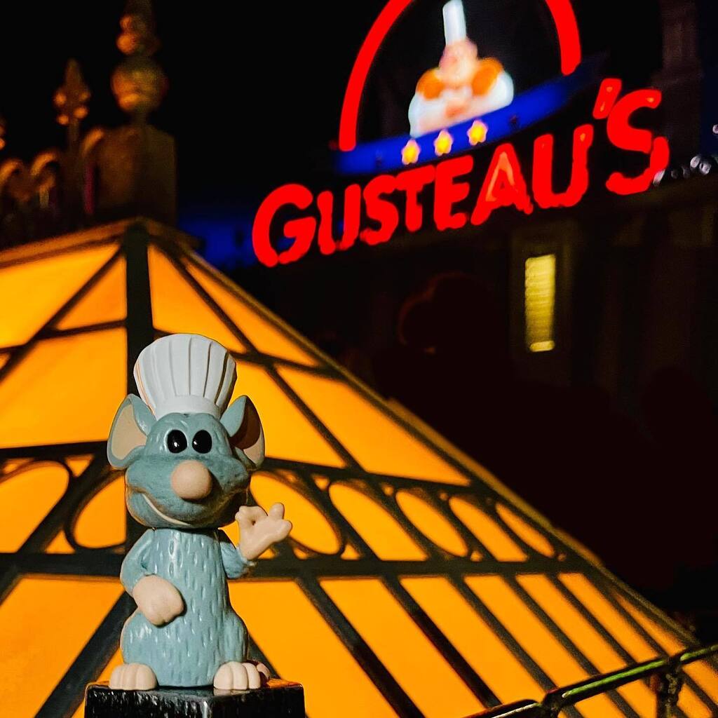 jsmithdigital's tweet photo. Anyone can cook! What would you ask Remy to cook for you?
@funko #funkophotoadaychallenge #fotw #funkofunaticoftheweek #fallfoodie #remy #ratatouille @waltdisneyworld #remyratatouilleadventure #epcot #worldshowcase https://t.co/3FYnED85nu https://t.co/UY1yb1OirM