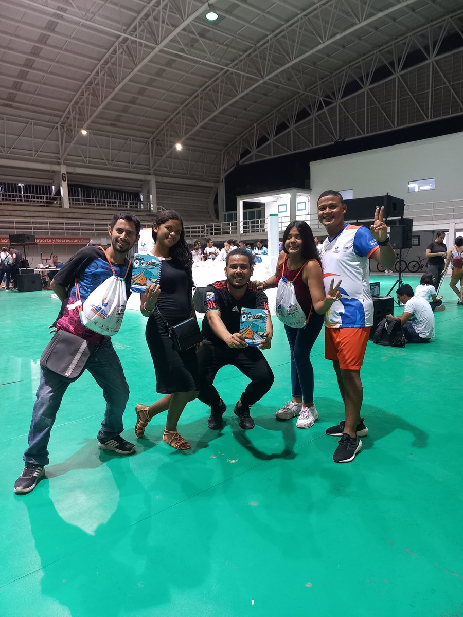 Edumalamut's tweet photo. Voluntariado Unadista hace del equipo de voluntarios de los I Juegos Centroamericanos y del Caribe Mar y Playa #SantaMarta2022 @UniversidadUNAD @ElOIRdelaRegion @ViderZcar @JefersonArZa #ElOIRdelaregion #SISSUZonacaribe #PracticasdePsicologia https://t.co/YZ8s45NQw1