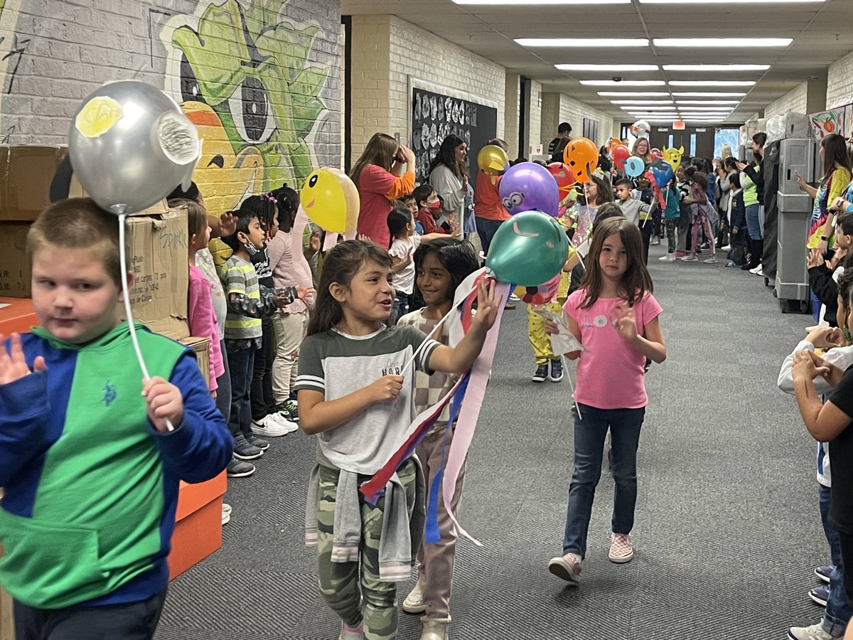 “The Balloons Over Broadway” inspired this amazing 1st grade balloon parade through the halls of Muir this afternoon!  What an exciting way to end the week for the entire building! Well done first grade team!  #muirmoments