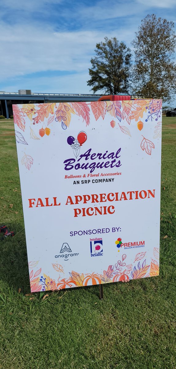 AerialBouquets's tweet photo. We recently held a Fall Appreciation Picnic to show our gratitude for our hard working employees. Their diligence &amp; persistent effort keeps us moving forward &amp; spreading smiles nation-wide! A big thanks to our sponsors, too! @anagramballoons @betallic Premium Balloon Accessories https://t.co/kpSBGlmf6Y