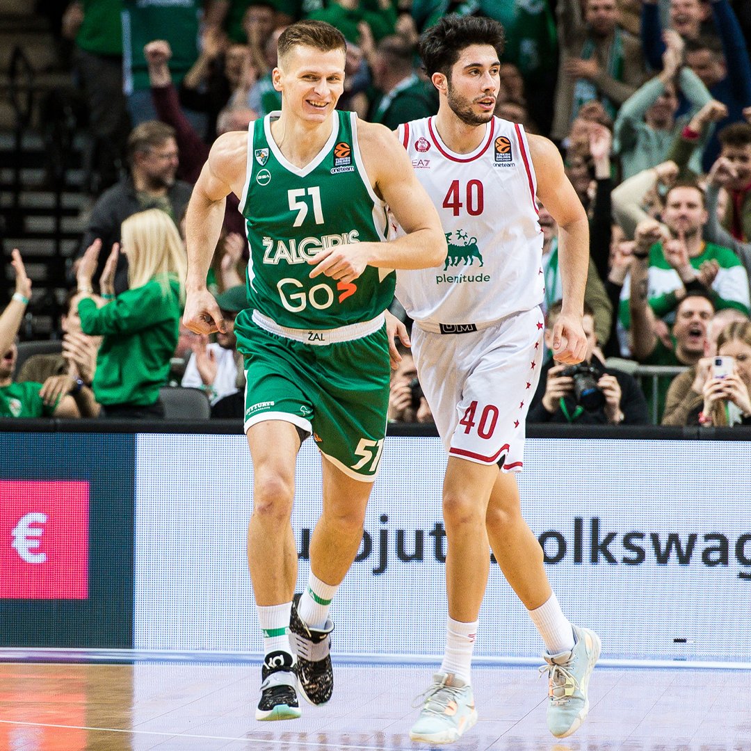 bczalgiris's tweet photo. Mood when you reached 3rd win in a row in the EuroLeague! 😁 https://t.co/QRTKTJzLXz