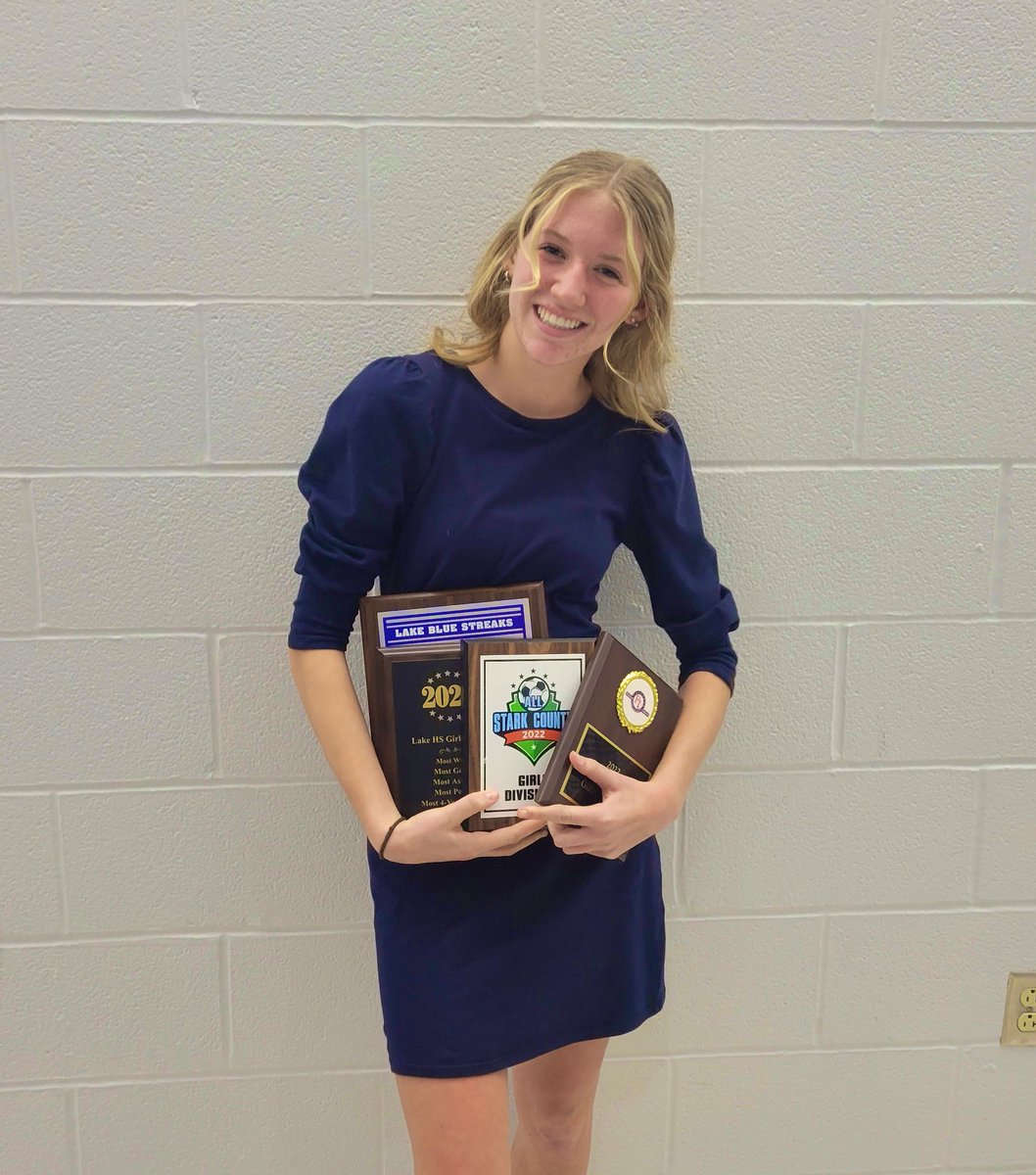 KandelMorgan's tweet photo. Could not have done it without my parents, teammates, and coaches support! Looking forward to continuing this year and into the 2023 senior season! 

1st team all Youngstown District 
1st team all Stark County 
1st team all Federal League 
Best offensive player award https://t.co/67P1LrnVXV