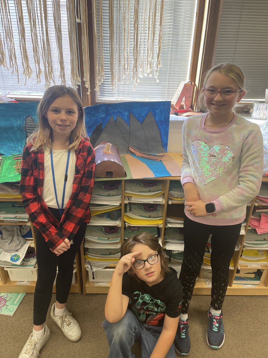 Ms_Wahlberg's tweet photo. Our Northwest Native American projects! It has been so fun to work with students in other 4th grade rooms for this unit! https://t.co/V2CDP4zxEV