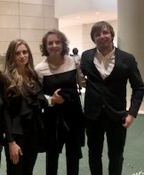lwmunoz's tweet photo. Before everyone leaves, a belated shoutout to ⁦@ICFJ⁩ ⁦⁦2022 award winners ⁦@EMaloletka⁩, ⁦@mstyslav9⁩ (not pictured), and ⁦@VasilisaUKR⁩ for their amazing bravery and powerful images covering the Russian invasion of Ukraine 🇺🇦. https://t.co/ldjX0hZMhx