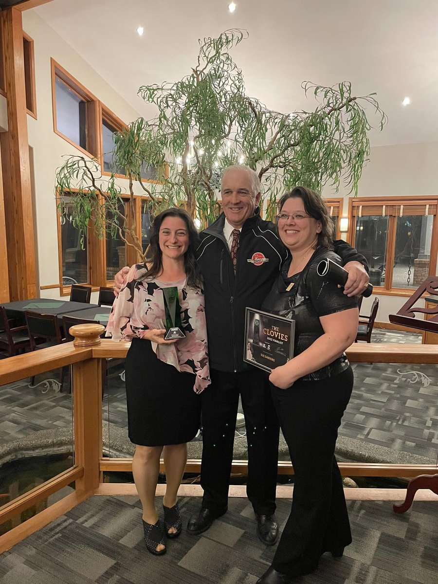 cmsasoftball20's tweet photo. Congrats to Sue Dawkins on being a finalist for the Citizenship Excellence Award at the recent Clovies hosted by the Cloverdale Chamber of Commerce.

https://t.co/hIiGI7Aqeh

#CMSAproud #clovieaward #volunteersmakeadifference

🏆👏👏🎉 https://t.co/0YtPujFOHC