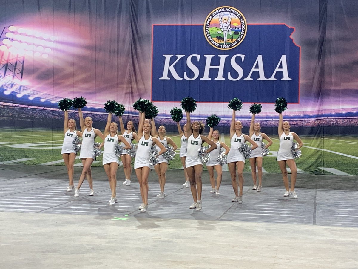 KSHSAA's tweet photo. Class 5A and 6A with outstanding performances at Dance Spirit Showcase #GameDay https://t.co/nRiZBcCa6v