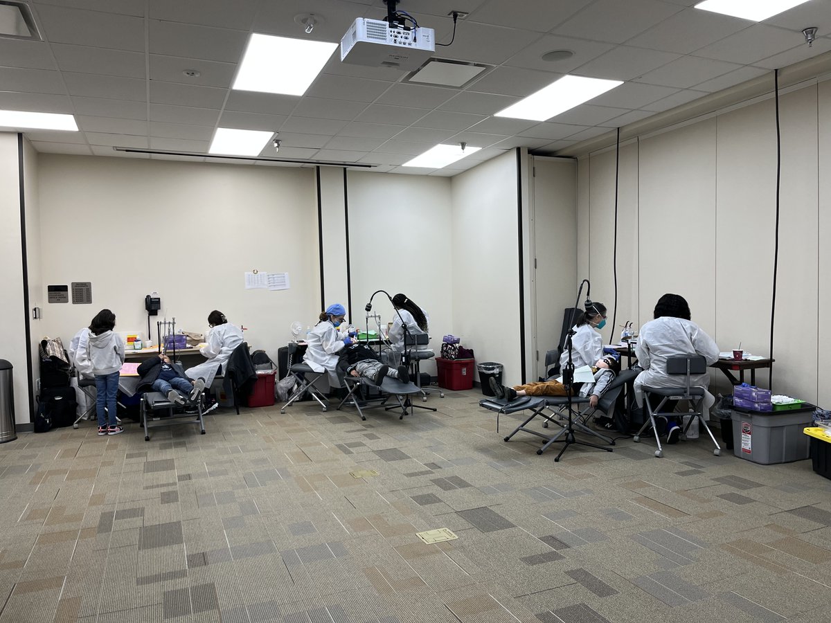 NurseEsmeee's tweet photo. Thank you @HoustonHealth for Hosting & giving our 2nd Grade Eagles the opportunity to create bigger smiles! We learned all about important oral care and also had the opportunity to receive cleanings/sealants. @GrayES_AISD #AldineConnected #ProjectSavingSmiles https://t.co/9Rhb2nUmVd