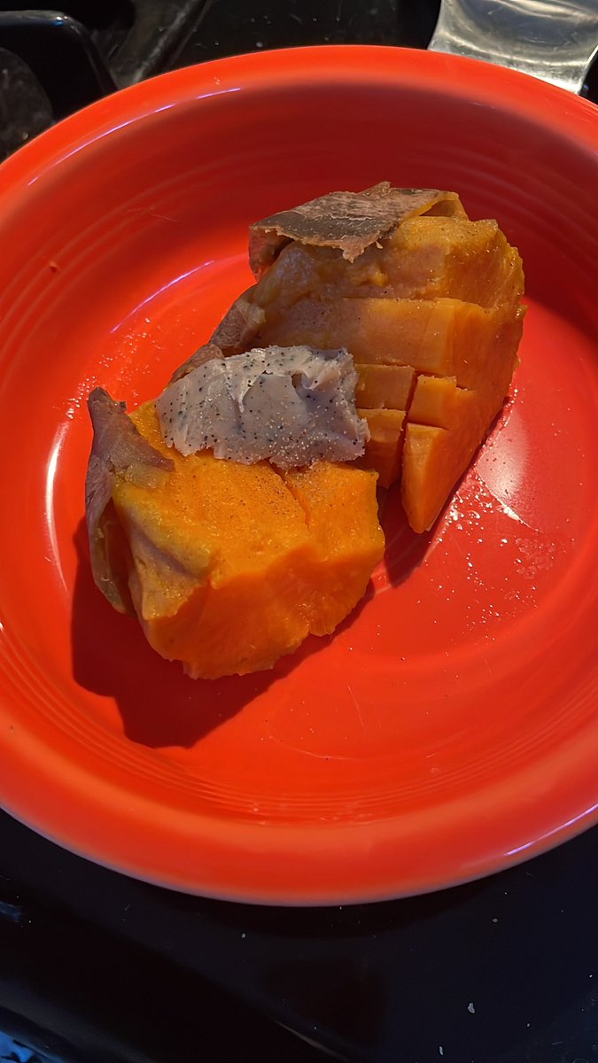 serve_and_love's tweet photo. While I convalesce from pneumonia Iโd like to share something VERY importantโฆ
Sweet potato, brown butter, and celery salt MAY be one of the most delicious things Iโve ever eaten ๐
#foodappreciation #tasteandsmellisback https://t.co/OUasNONIDd