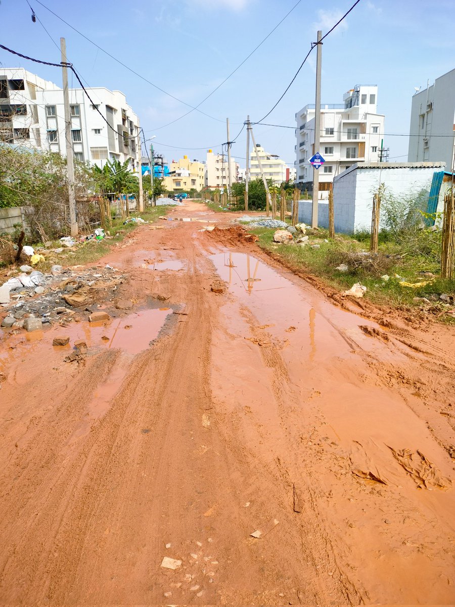 amritashkumar08's tweet image. Thank you sir for visiting the area and your commitment towards completing this road in a 15-20 days. This is much needed and need proper attention..