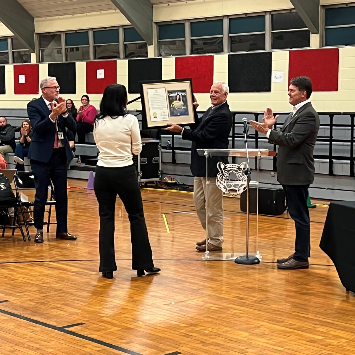 BedCoSchools's tweet photo. #LearningWayElementarySchool Pre-K Teacher Rachel Porter received a standing ovation last night at the school board mtg after State Rep. Pat Marsh & Sen. Shane Reeves recognized her for ranking Top 9 teachers as awarded by the Tennessee Department of Education! #BedfordProud https://t.co/phq5UK7Fmx