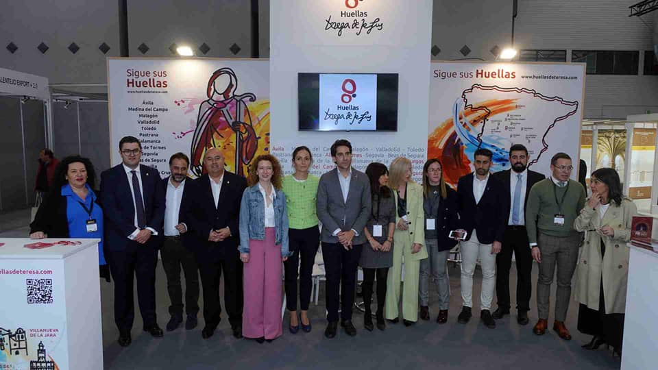 TurismoCaravaca's tweet photo. #Caravaca está presente en la más importante feria de turismo de interior española (INTUR). Aprovechando la misma, las Ciudades Teresianas han celebrado su Asamblea General.
#turismocaravaca #caravacaganasdeti #INTUR #ITREM #Huellasdeteresa https://t.co/OvG6MFcdMy