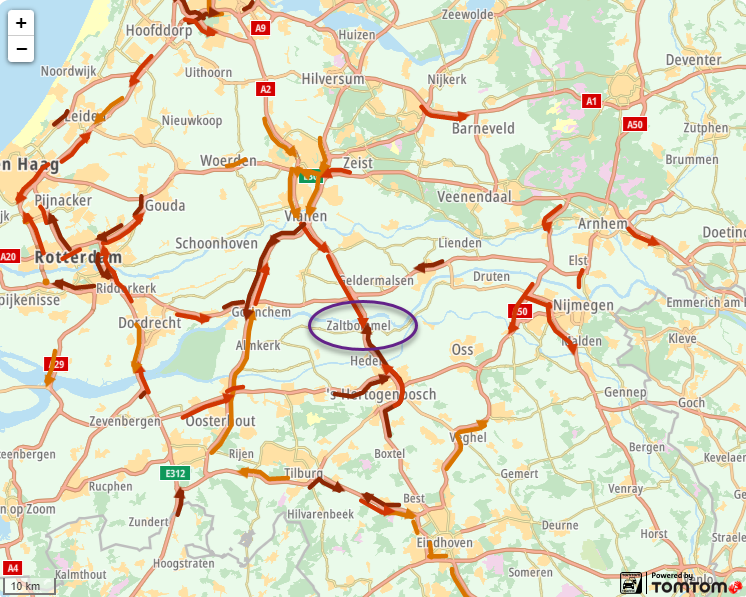 michaug's tweet photo. @RWSverkeersinfo @rijkswaterstaat vroeger was de brug, toen 2 baanssnelweg een file opstakel, huidige 3 baanssnelweg opnieuw. Waarom gaan automobilisten voor deze brug op de rem? #martinusnijhofbrug #zaltbommel https://t.co/dkpJKCY7Yy